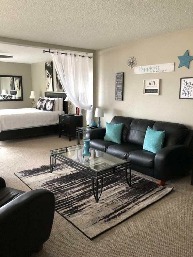 Anchorage Uptown Suites المظهر الخارجي الصورة